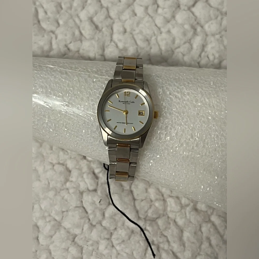 NWT Authentic Vintage Kenneth Cole 2-Tone Stainless Steel Watch w/Gold Accents - Picture 3 of 12